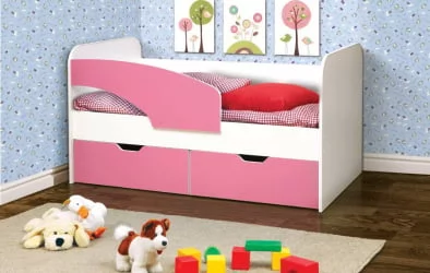 Детская кровать с бортиком Дельфин 800*1600 Белый/Светло-розовый