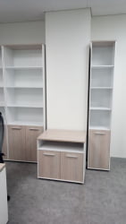 Шкаф 5 узкий верх открытый, низ глухая дверь Дека 10.23.11Л Дуб Сантана светлый/Белый / Deka