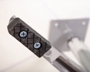 Кресло дизайнерское DOBRIN SWAN (белый кожзам P23, золотое основание)