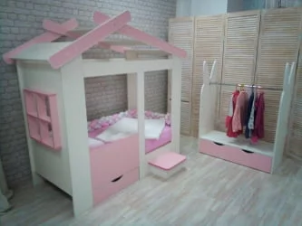 Кровать со ступенькой и ящиком и стеллаж Теремок + Зайка Белый-Розовый