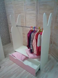 Стеллаж в детскую Зайка Белый-Розовый