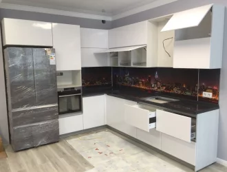 Глянцевый фартук (КОМПОЗИТ) KM 24