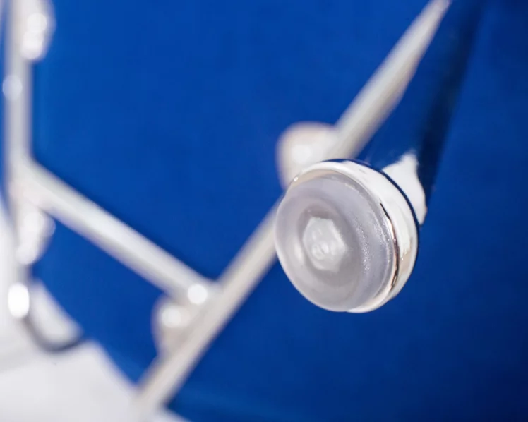 Кресло дизайнерское DOBRIN EMILY Синяя ткань AF6_8