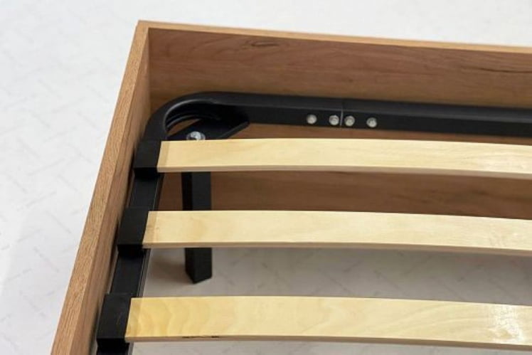 Кровать с основанием Юниор ZO.SMU-02 белое дерево_5