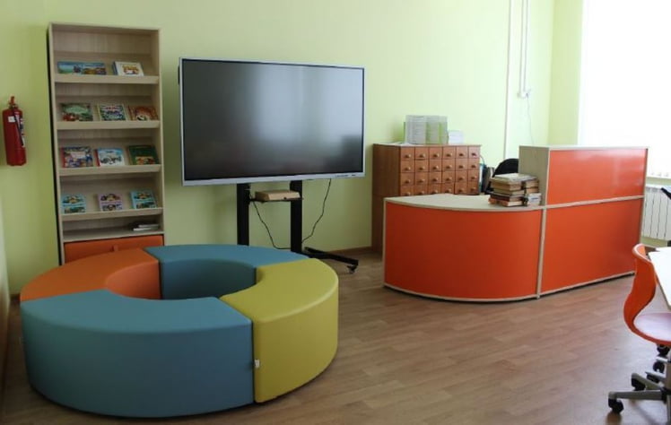 Кресло библиотекаря мобильное_0