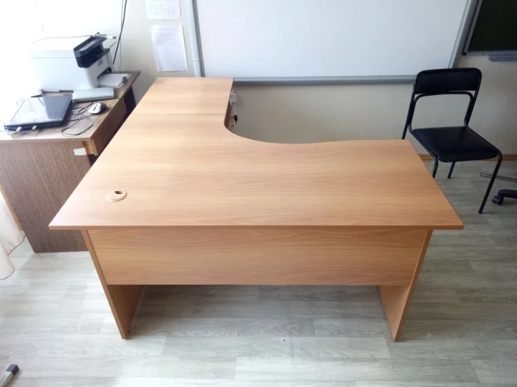 Стол эргономичный правый 42.47_1