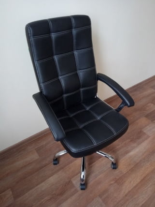 Кресло руководителя Riva 9092 Черный_6