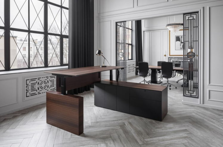 Кабинет TESLA